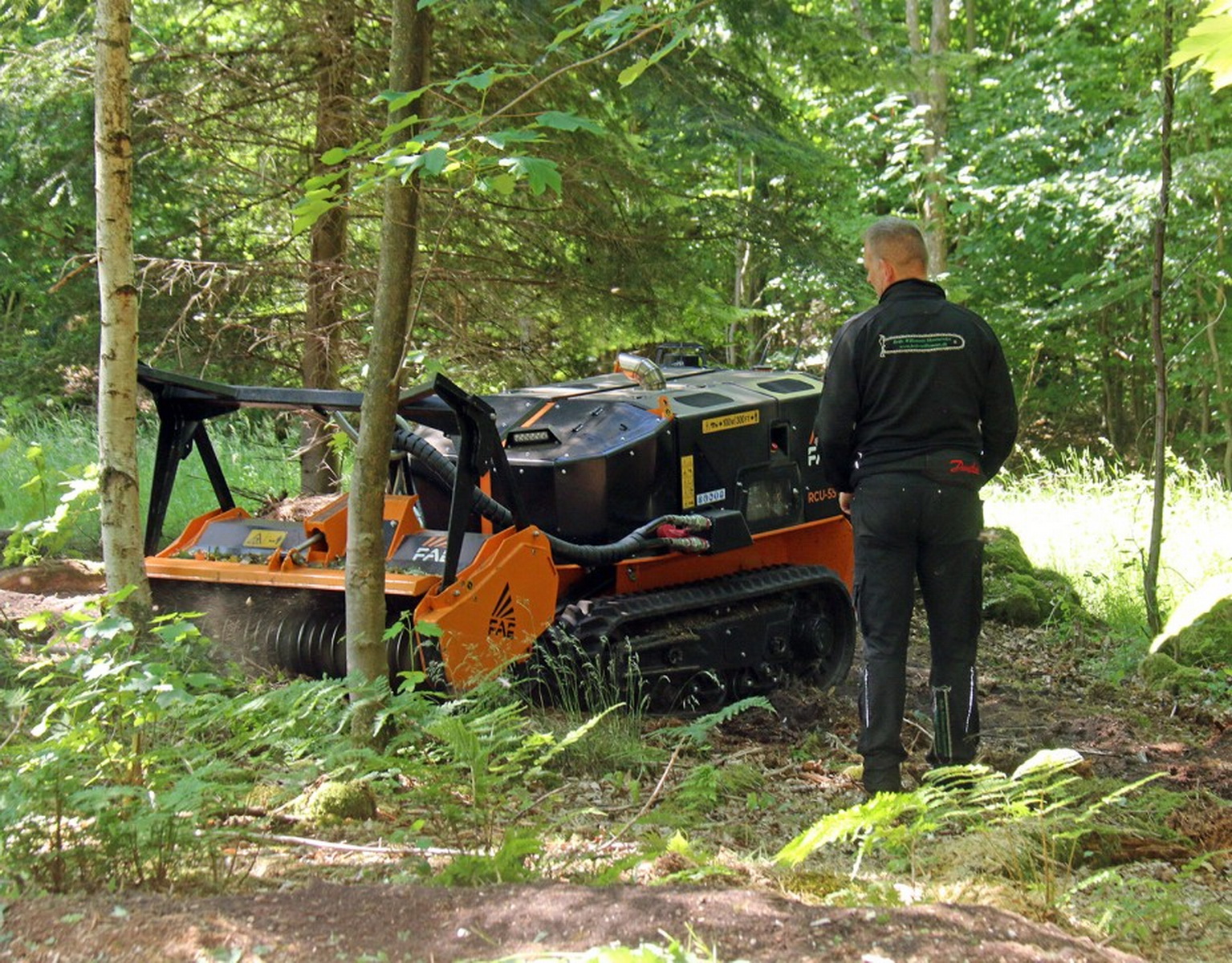 Roboti de cosire defrisare vegetatie_2