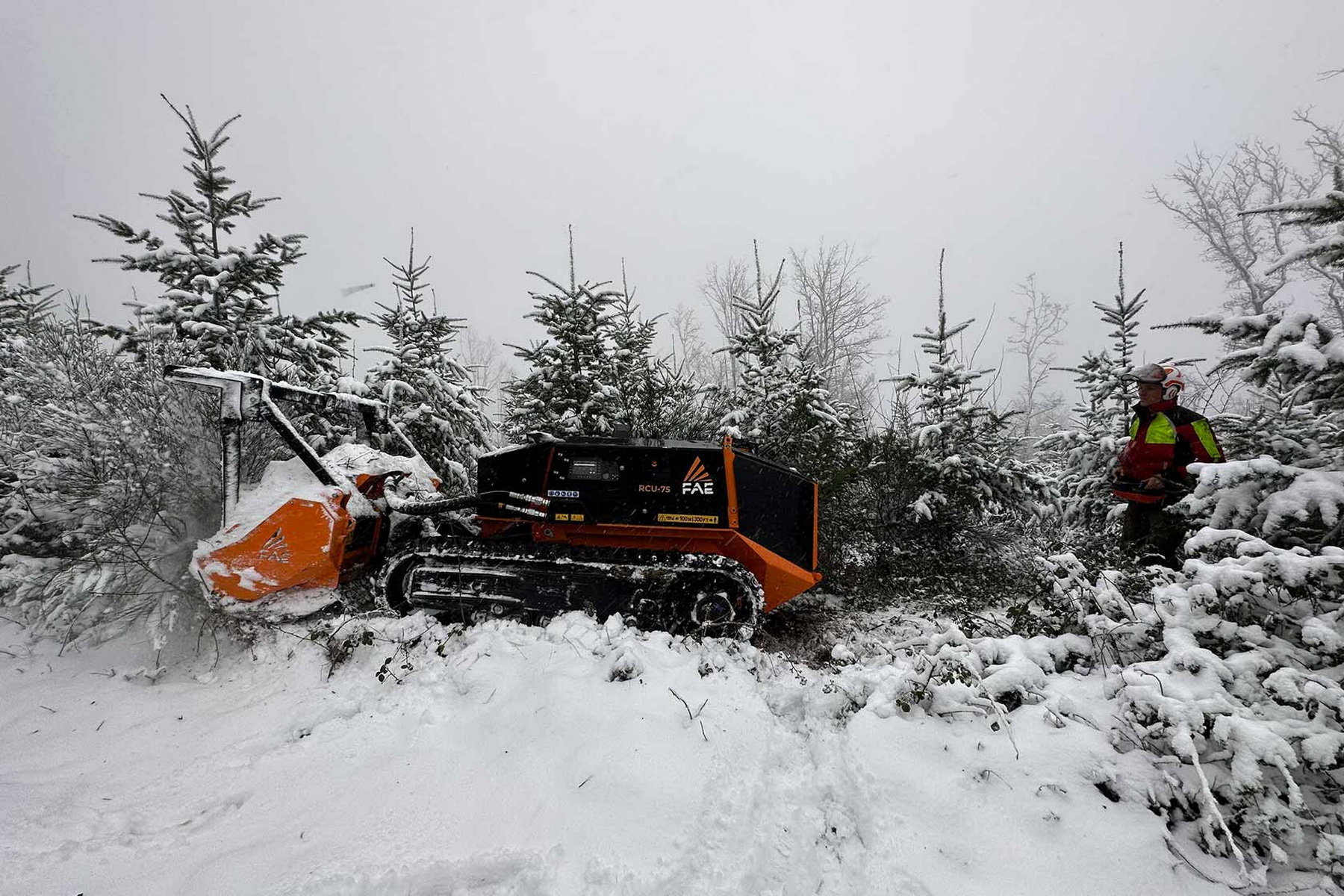 Roboti de cosire defrisare vegetatie_4