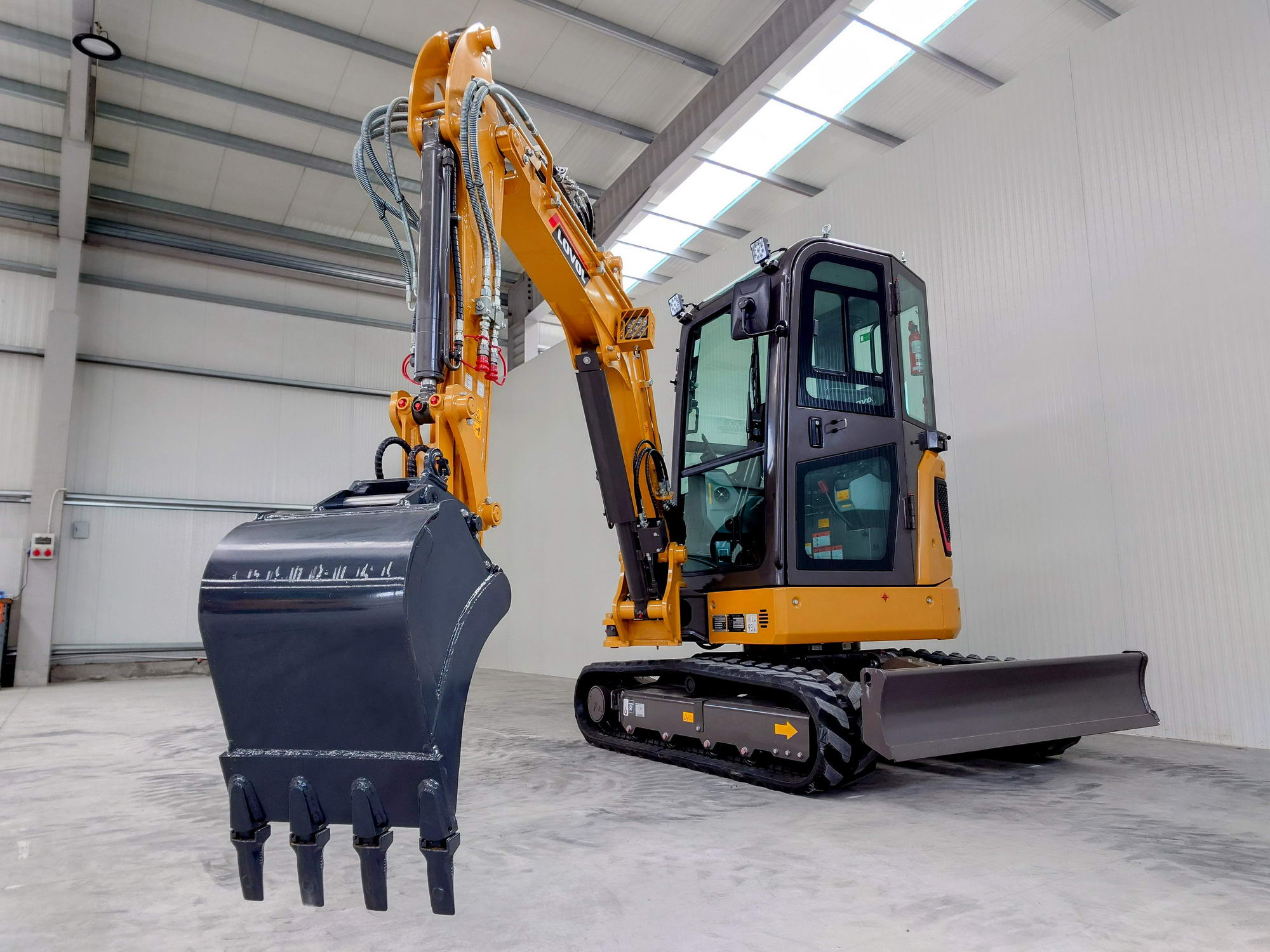 miniexcavatoare lovol FR26F-U_1